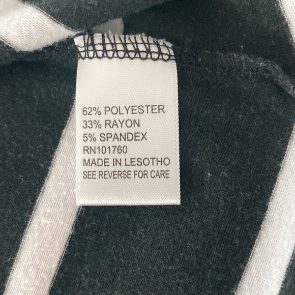 Top, size petite large. - Picture 4 of 5